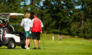 Couple golfing at Fairwinds Golf